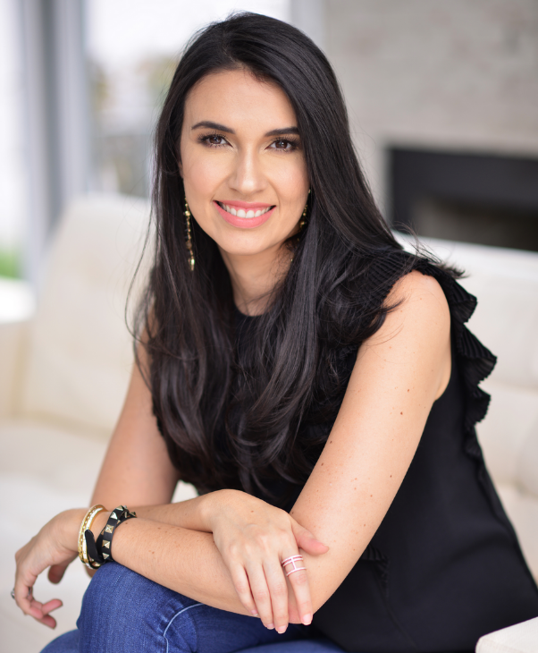 Pamela Ayuso - Contact